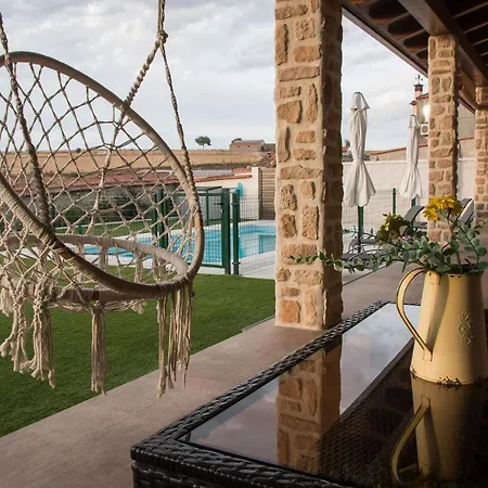 Casa Rural: La Tarara Galinduste