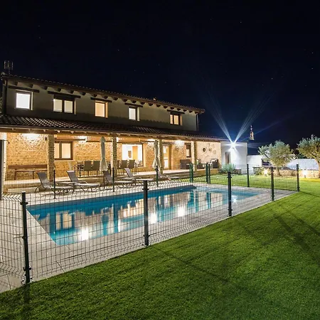 Holiday home Casa Rural: La Tarara *