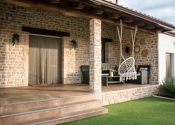 Casa Rural: La Tarara